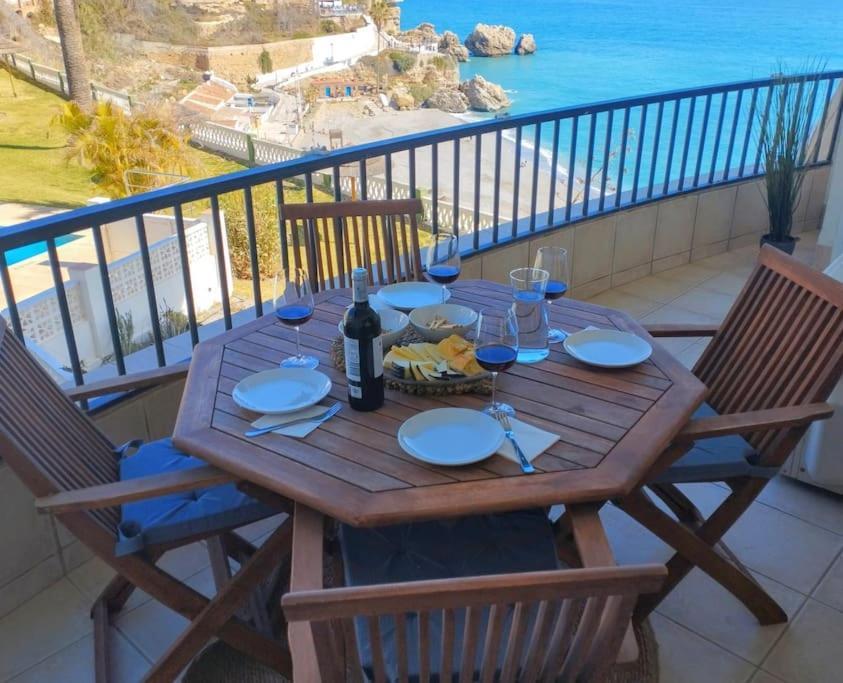 Central 2 Bedroom With Sea Views, Acapulco Playa, Nerja Exterior foto